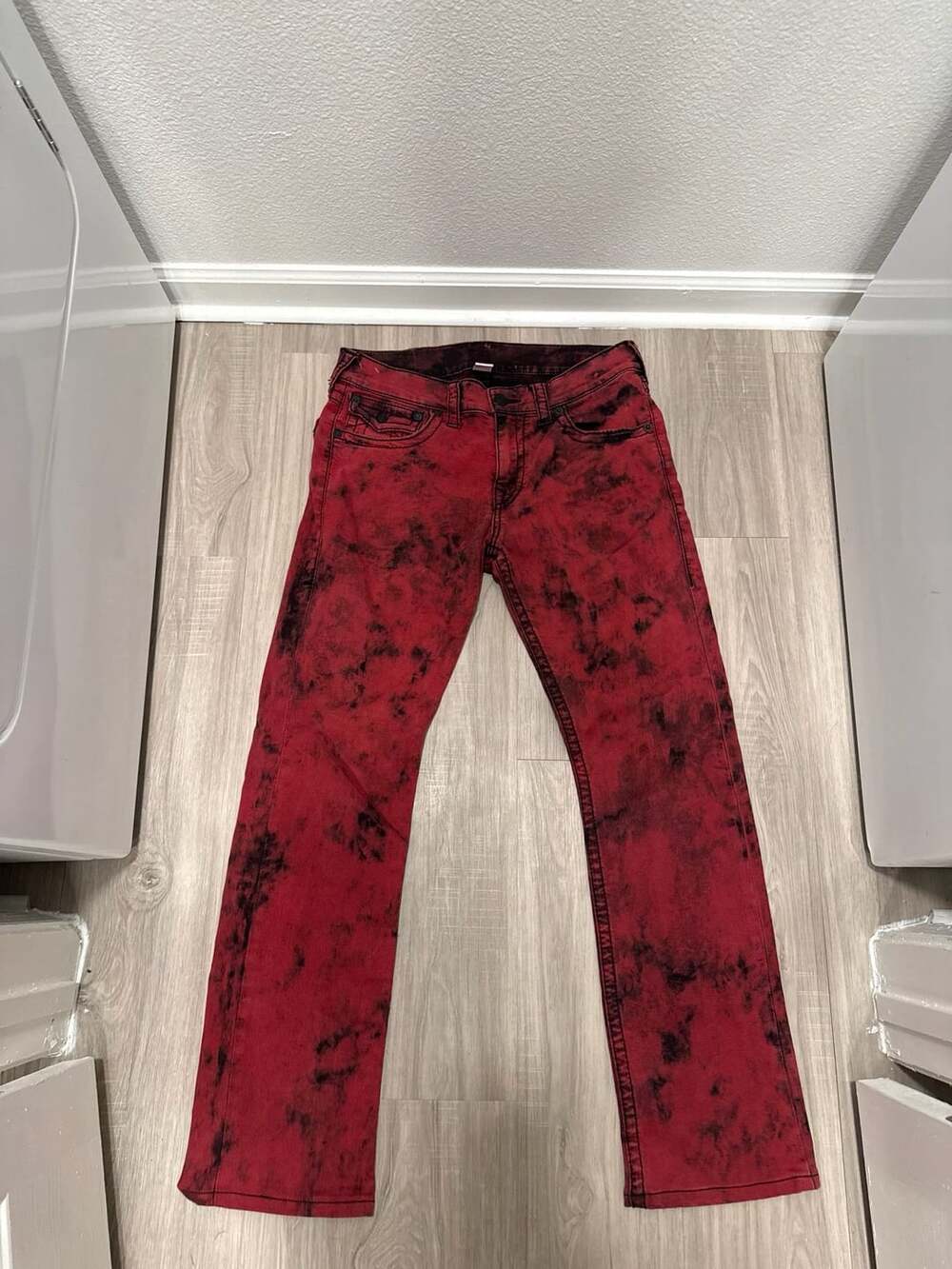 True Religion Straight Jeans Size 32 Red Black Acid Wash Denim Pants
